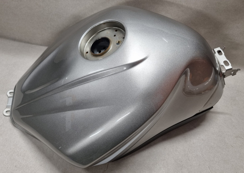 Fuel tank Benzintank Kraftstofftank 5SL-YK241-M0-P0 YAMAHA YZF R6 2003 03-05