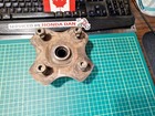 Honda TRX350 moyeu arrière gauche 42620-HA7-670 d'occasion convient 1986 350cc