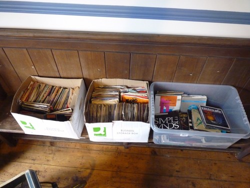 JOB LOT X 300 RECORD VINYL SINGLES-1970's 80's & 90's - GOOD TITLES & CONDITION