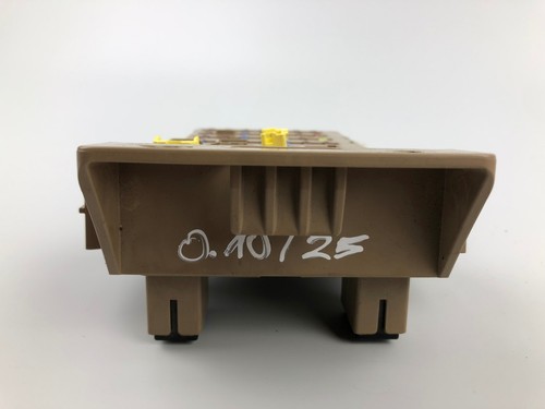 Subaru Legacy Outback Fuse Relay Junction Box 2010-2012 82201AJ00A - Picture 5 of 9