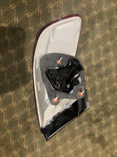 2007-2010 BMW 335i Tail Light Right Passenger Outer RH Tail Lamp OEM 63217174404 - Picture 4 of 5