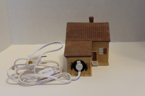 Vtg Old Salem Series Ceramic Lighted Miksch House 1992 North Carolina - Picture 5 of 13