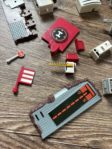 Vintage Micro Machines Galoob Travel City Parts Lot - T510 - Picture 4 of 6