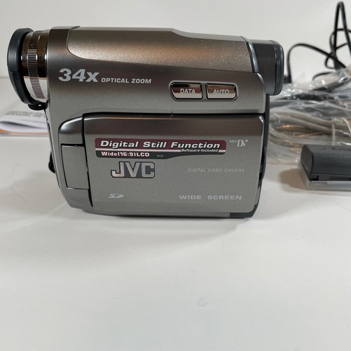 JVC GR-D770U Digital Video Camera Camcorder FOR PARTS or REPAIR - Picture 2 of 10