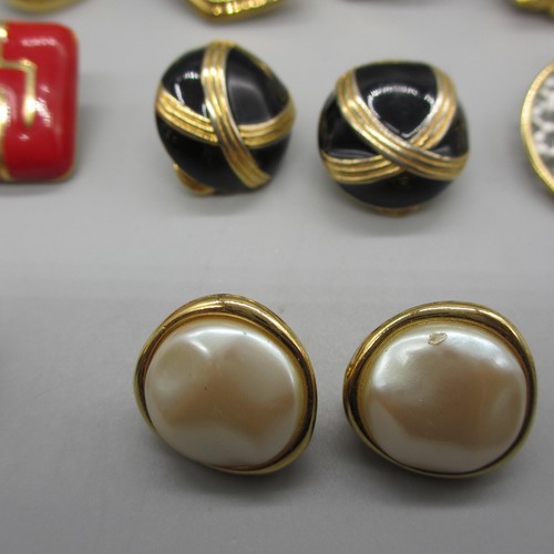 Lote de 9 Pendientes Monet Vintage Metal Esmaltado Cabujón Perla Simulada Clip Ons - Imagen 6 de 13