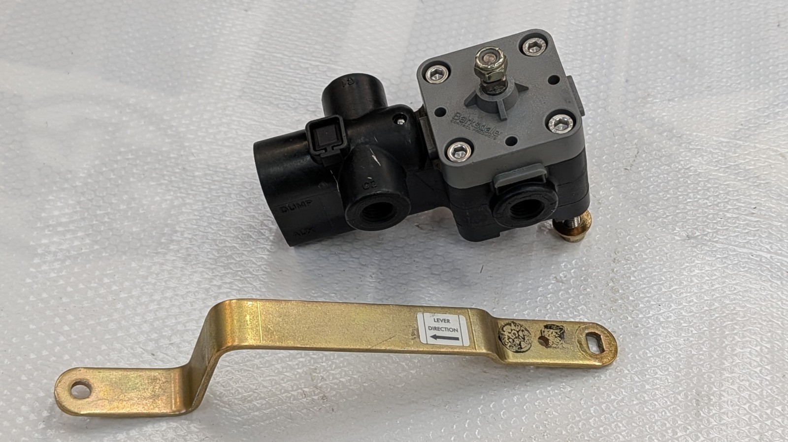 52334 Barksdale Atlas Air Ride Leveling Valve Height Control New  4470060C91