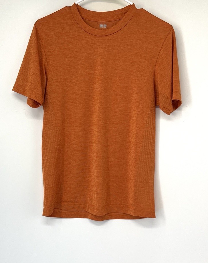 Uniqlo airism activewear t shirt men’s Size medium Orange Short Sleeve Top