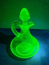 Vintage Anchor Hocking Uranium Glass Cruet 5.5” Tall With Stopper 1930s Rare!
