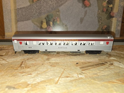 LIFE LIKE PASSENGER CAR HO SCALE PENNSYLVANIA  SILVER CLOUD #8104 EXCELLENT | Condition: Used