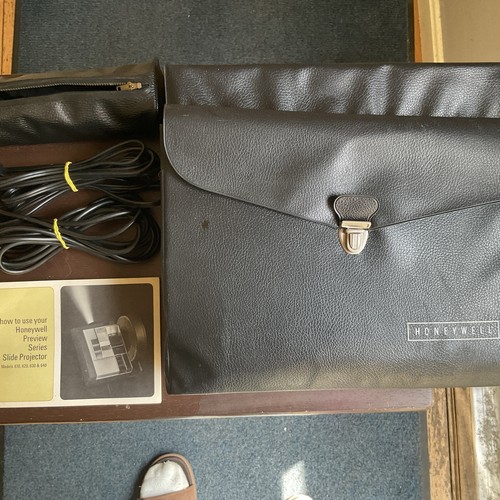 Vintage Honeywell Preview 620, 2x2 Slide Projector Self Focusing w/Manual,Cords - Picture 15 of 17
