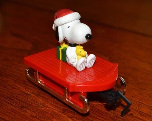 2020 Peanuts Snoopy Christmas Express Train Set Lights Sound - Picture 8 of 17