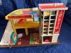 Vintage Fisher Price Littie People Family Village Parking Garage