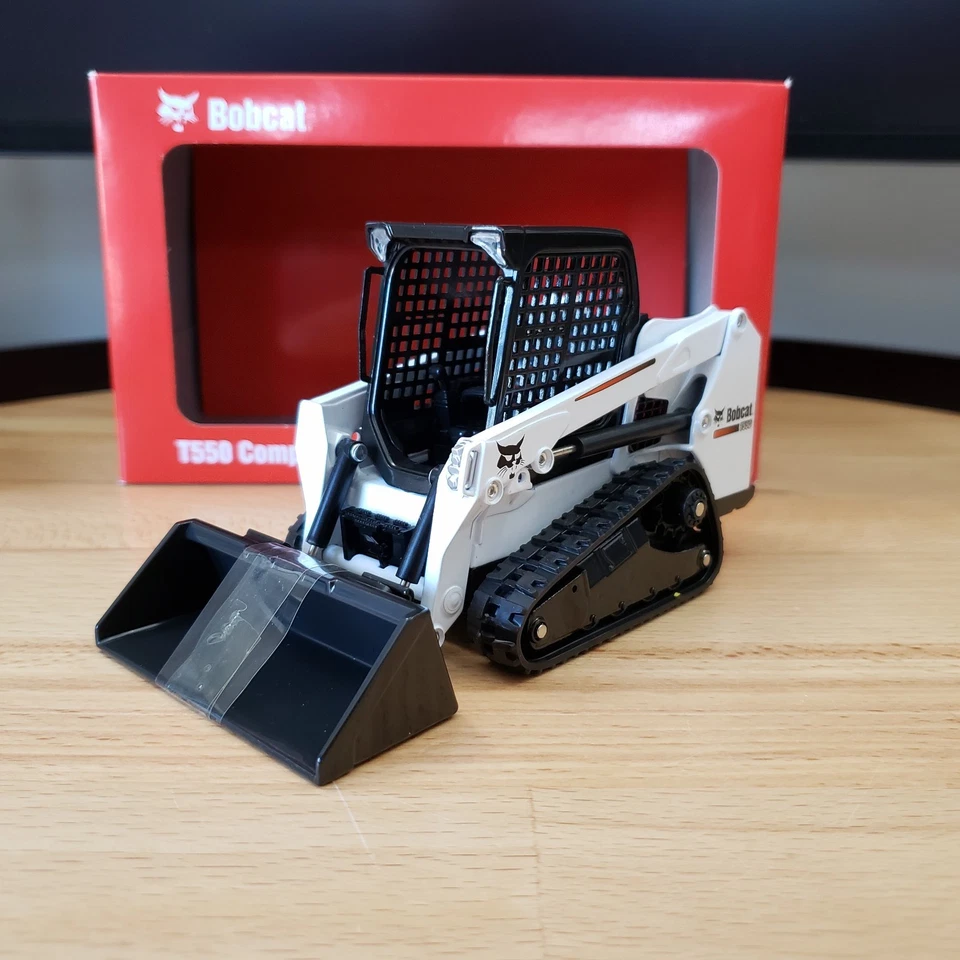 Bobcat T550 Compact Track Loader Diecast 1:25 - Image 2 of 4