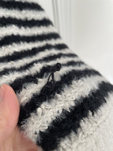 Anthropologie Pilcro Illusion gestreifter Rollkragenpullover Größe Medium schwarz weiß - Bild 15 von 18