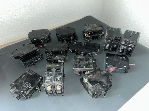 21x Lote Surtido 20 Amp Disyuntores - Imagen 1 de 7