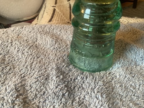 Aislador de vidrio verde vintage W. Brookfield, Nueva York 1. LD - Imagen 2 de 5