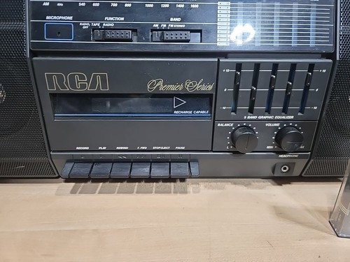 VINTAGE RCA Portable Cassette Stereo Radio RP-7821B Detachable Speakers Tested - Picture 2 of 11
