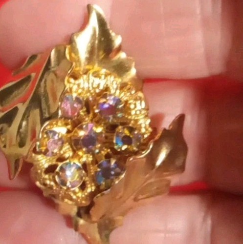 Two Pair Vintage Clip On Earrings Fall Leaf Motif - Picture 9 of 14