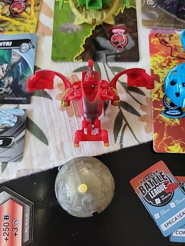 Lote de 11 figuras Bakugan Battle Brawlers como está por favor leer - Imagen 9 de 19