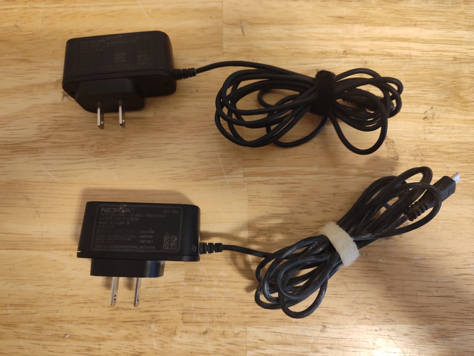 Nokia E7-00 Silver 16GB Unlocked Smartphone RM-626 Rare Symbian Belle