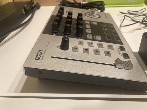 Steinberg CC121 USB Controller with 8 Knobs, Fader & Power Adapter - DAW Cubase - Picture 3 of 12