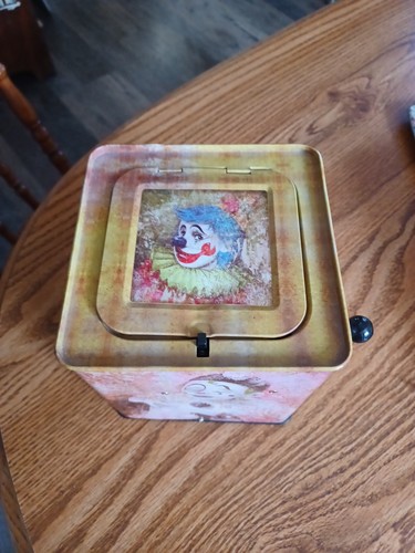 Animated Creepy Clown - Jack-in-the-Box ~ Lights & Sound ATICO - Works! - Picture 11 of 20