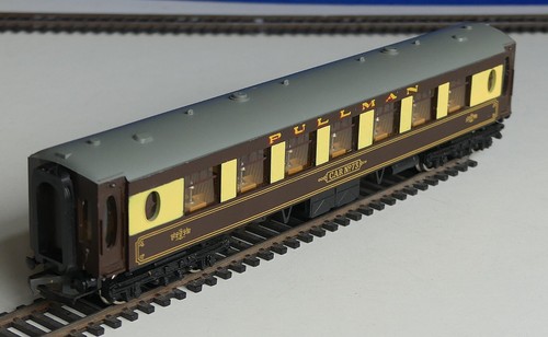 Wrenn W6001  2nd Class Pullman Car 73, Brown/Cream Livery, Excellent, Box Lot 2 - Picture 2 of 8