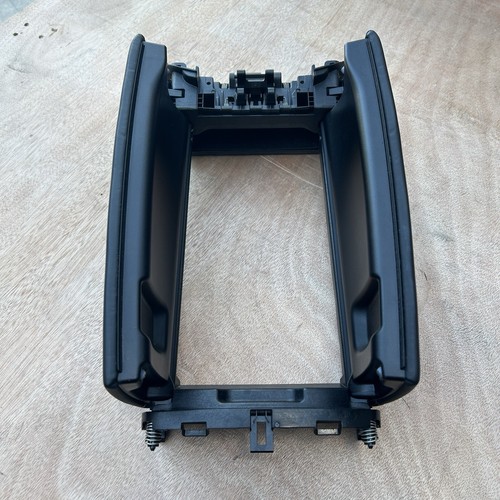 Genuine Mercedes OEM GLC63S centre console armrest cover trim cap A2056809104 - Picture 12 of 24