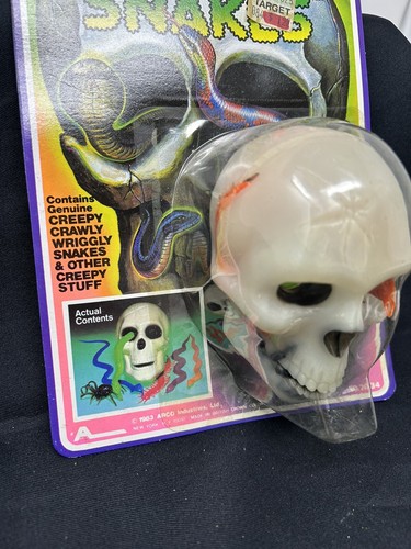 Vintage NOS 1983 ARCO Un teschio pieno di serpenti Halloween giocattolo horror MOLTO RARO! #3 - Foto 3 di 10