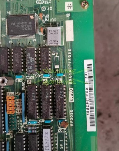 UNA placa de control de circuito usada Mitsubishi MR-S3-33AA-E01 - Imagen 2 de 4