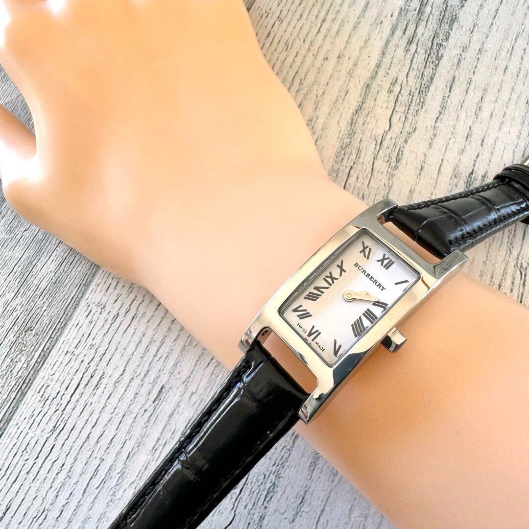 BURBERRY/レディースクォーツ/14000L BURBERRY Rectangular 14000L Watch Used From Japan Check