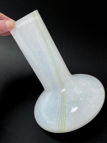 LARGE KOSTA BODA RAINBOW ART GLASS VASE SIGNED BERTIL VALLIEN SWEDISH VINTAGE - Picture 4 of 11