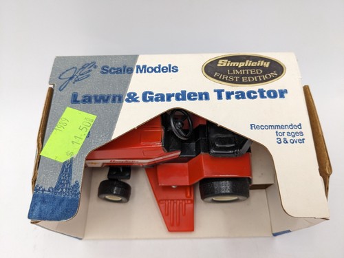 Scale Models 1/16 Simplicity 20HP Lawn & Garden Tractor 1st Ed NRFB New Clean - Picture 2 of 6