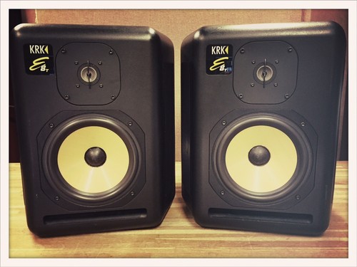 KRK E8T Exposé