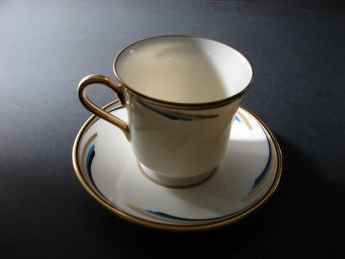 2 Gorham Fine China Regency Dynasty Collection Footed Demitasse Cups and Saucers - Picture 6 of 10