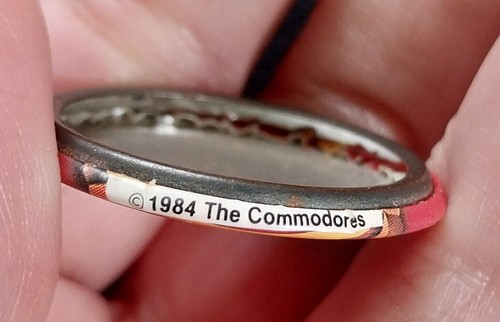 1984 Vintage COMMODORES Funk Soul Group Band Pin Badge Button *SEE DESCRIPTION* - Picture 3 of 7