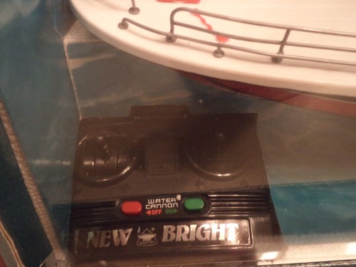 new bright remote control boat san francisco fire & rescue 19 inch=7 inch UNUSED - Picture 3 of 10