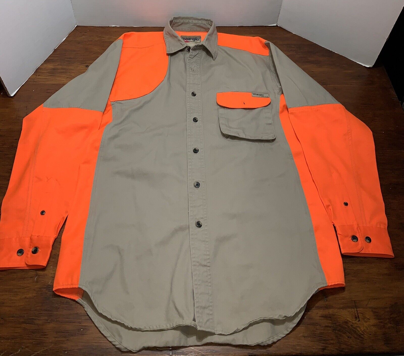 Wrangler Pro Gear Mens Shirt Button Up medium Long Sleeve Hunting Orange/ Tan