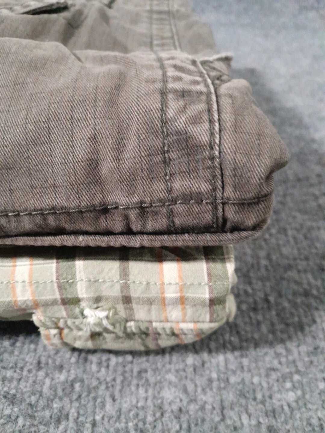 Izod Shorts Mens 42 Lot Of 2 Multicolor Plaid Casual Cargo Cotton Preppy Classic