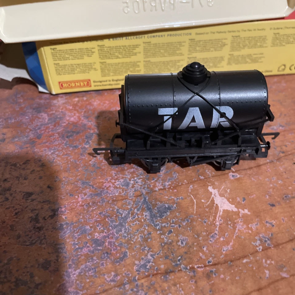 Hornby Thomas Train HO OO Black Tar Tanker Car R9006 Box Bachmann USA SELLER HTF - Image 3 of 4