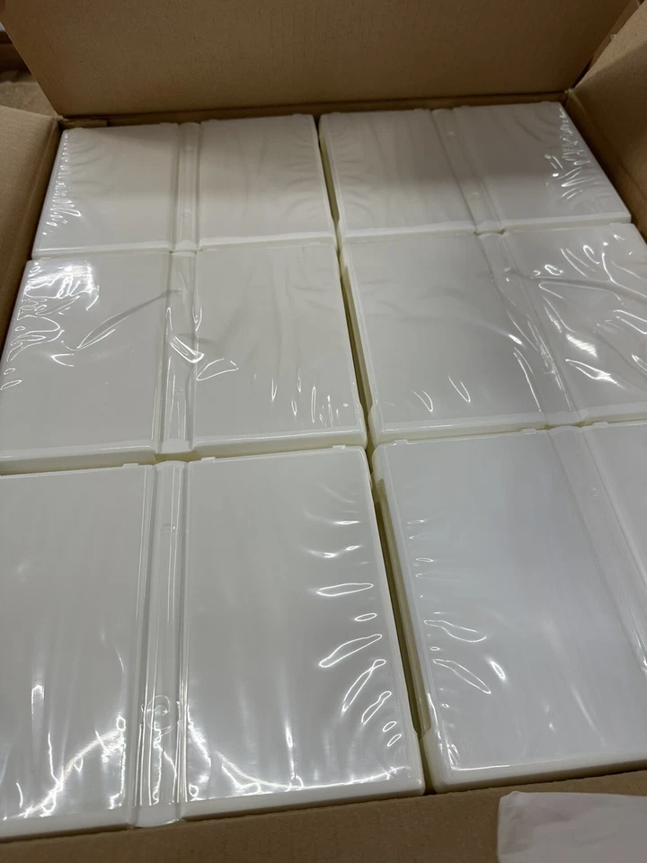 Lote de 10 estuches de almacenamiento de cinta VHS blancos funda vacía funda completa sin concentrador raros Foto 2 de 3