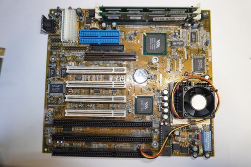 Mainboard Super Sockel 7 DFI K6BV3+/66 1MB Cache AMD K6-2 450AFX 256MB RAM - Bild 2 von 18