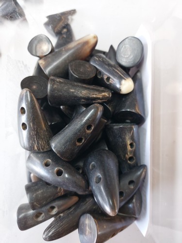 Genuine Buffalo CHUNKY Horn Toggle - Two Hole. 40-50mm, Dark and Polished x 6 - Picture 5 of 5