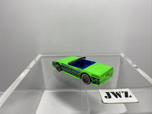 MATTEL HOT WHEELS TOYS - CUSTOM CORVETTE 1988 - Lime Green - Picture 2 of 8