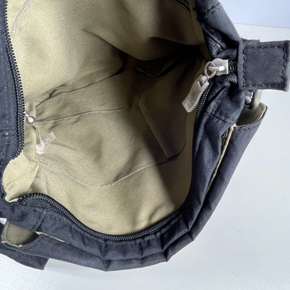 Baggallini Crossbody Bag Black Nylon Casual Lightweight Pockets Travel Vacation - Image 4 of 4