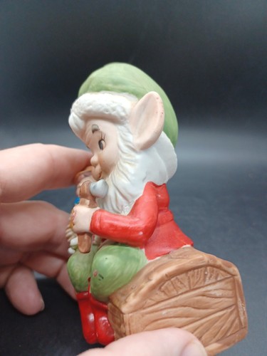 Vintage HomCo HOME INTERIORS Weihnachtselfe mit Hammer und Spielzeug #5406 Weihnachtsdeko - Bild 6 von 9
