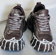 Mega Chunky Trainers - Mocha StreetwearVibes size 6. New with box