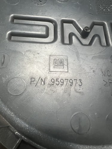 (4) 2010 - 2015 GENUINE GMC Terrain Center Caps P/N 9597973 Silver OEM - Picture 15 of 15