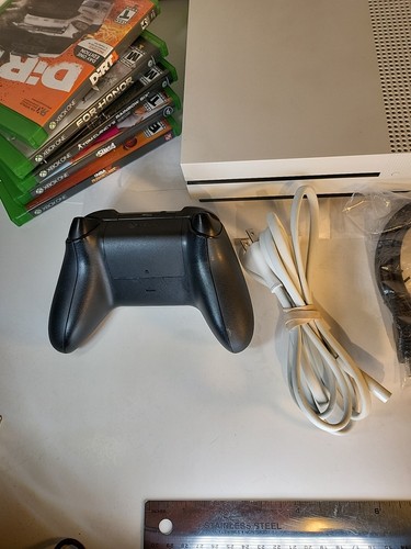Xbox One S 500GB Console 1681 White Bundle+10 Games And Accessories See Photos - Picture 6 of 24