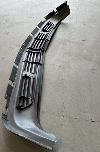 BMW E23 Genuine Rare New lower splitter! - Picture 6 of 8